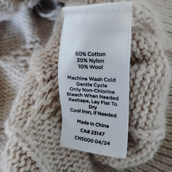 Talbots Cotton Wool Blend Cable Knit Sweater Natural Tan Silver Buttons - Picture 15 of 15
